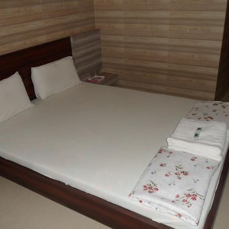 Hotel Madhusudan Dwārka Zewnętrze zdjęcie