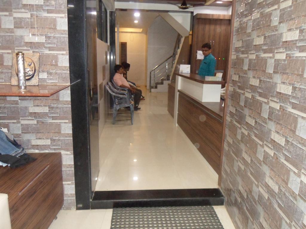 Hotel Madhusudan Dwārka Zewnętrze zdjęcie