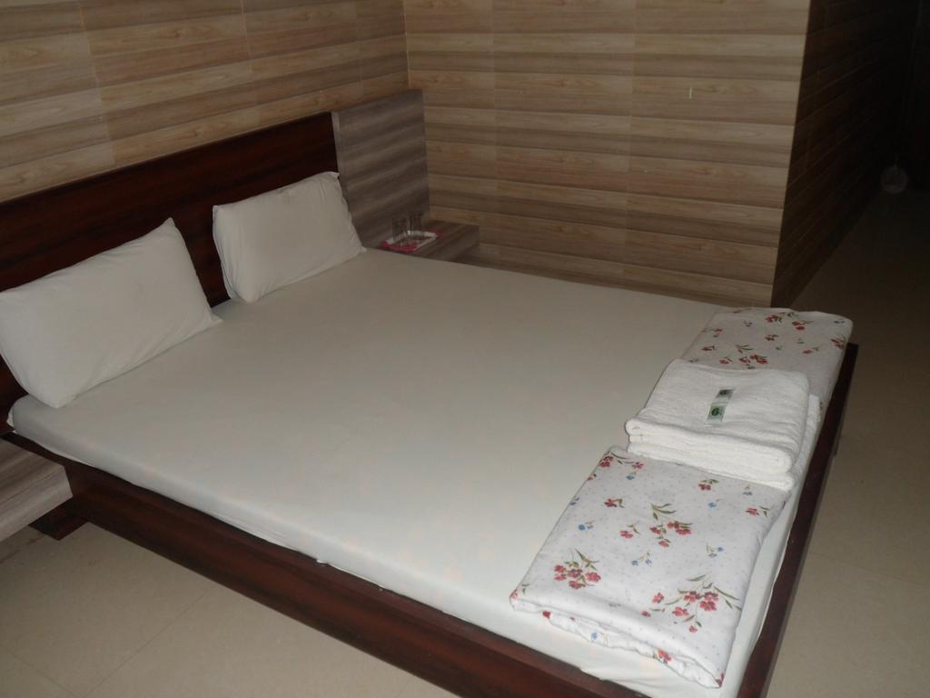 Hotel Madhusudan Dwārka Zewnętrze zdjęcie