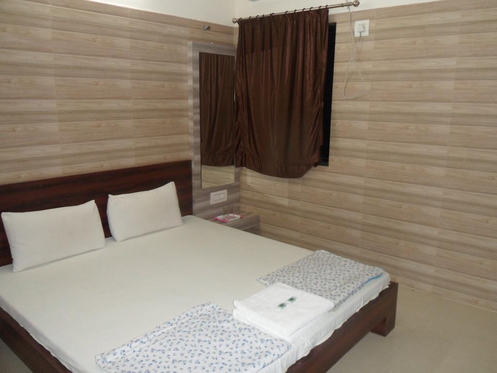 Hotel Madhusudan Dwārka Pokój zdjęcie